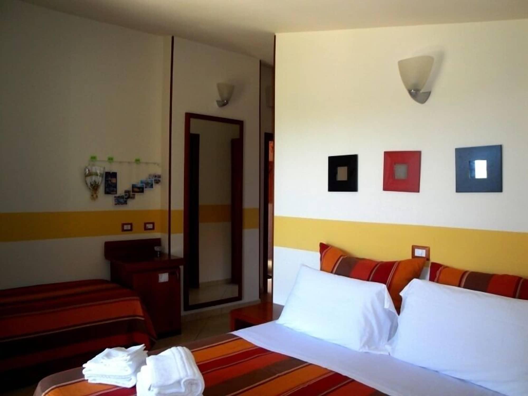 Villa Sunset B&B/Apartments Fontane Bianche Exterior photo