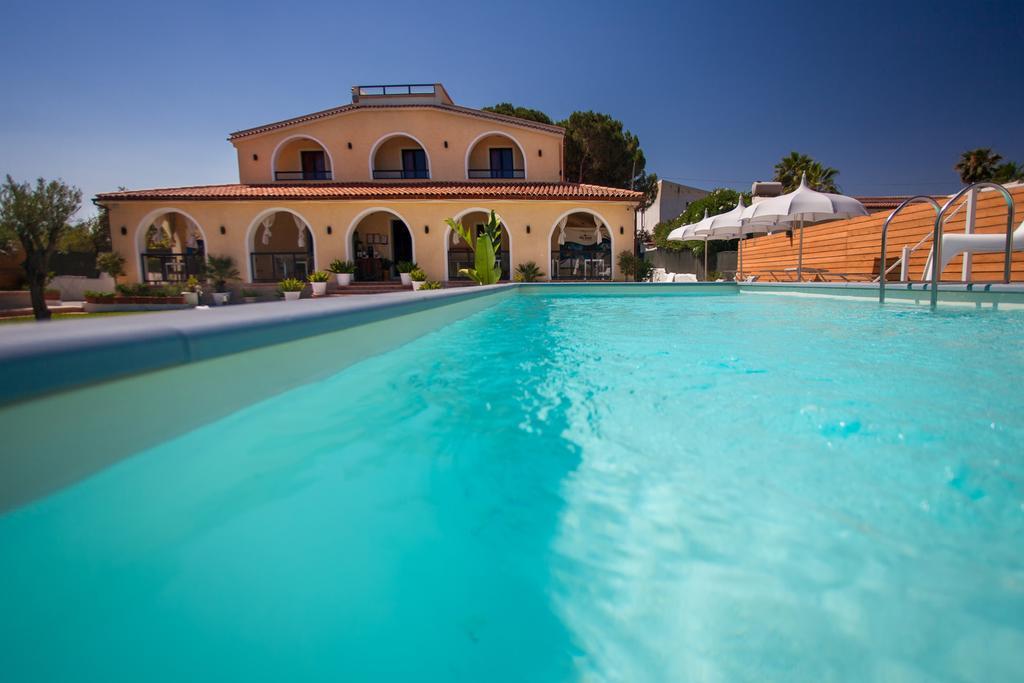 Villa Sunset B&B/Apartments Fontane Bianche Exterior photo