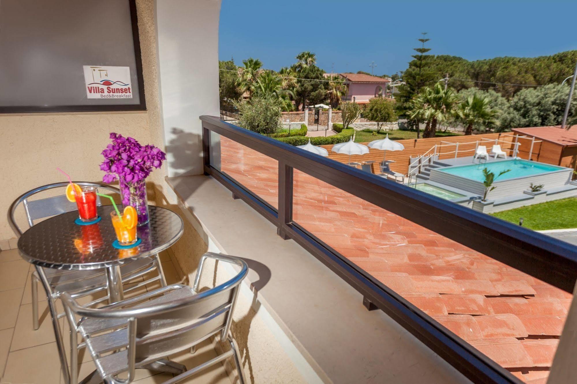 Villa Sunset B&B/Apartments Fontane Bianche Exterior photo